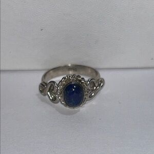 Vintage tibetan lapis ring 925 size 7.5
Gem
